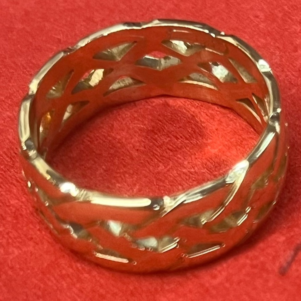 Elegant 14K Gold Women's Ring Sz6